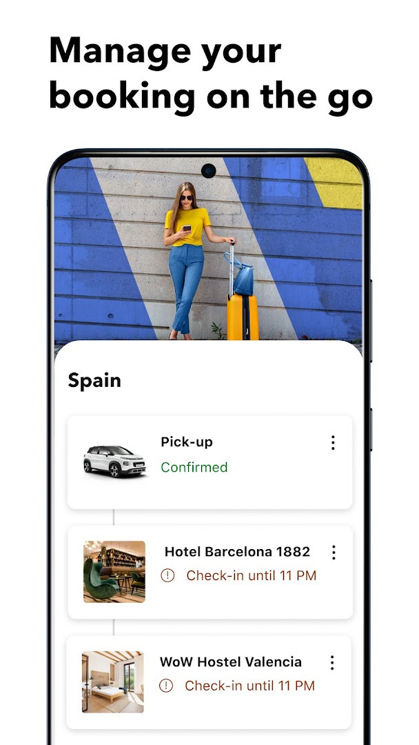 Booking.com app in-app chat conversation between a guest and the property host about check-in details.