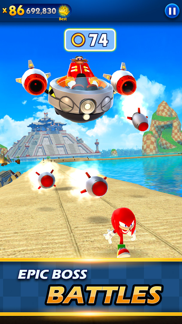 Sonic Dash Run screenshot featuring a boss battle against Dr. Eggman.